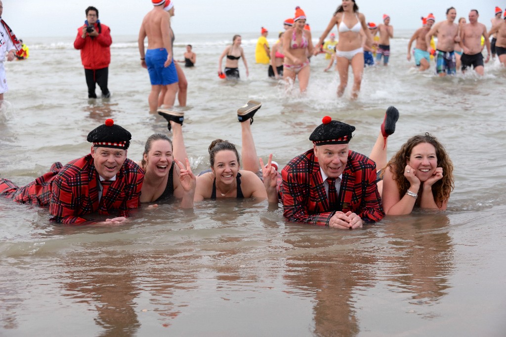 ../Images/Nieuwjaarsduik Nederzandt 2016 096.jpg